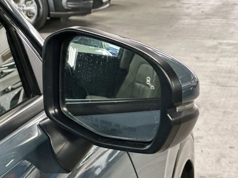 Used 2023 Honda HR-V EX-L image 10