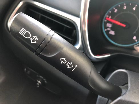 Used 2019 Chevrolet Equinox LT FWD image 32