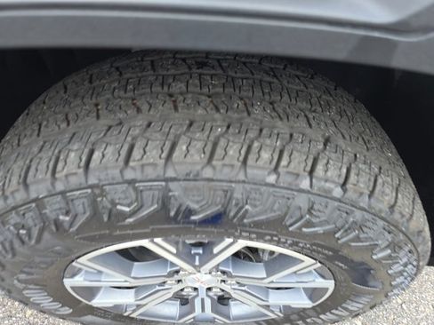 Used 2026 GMC Acadia AT4 w/ Super Cruise Package AWD/4WD image 42