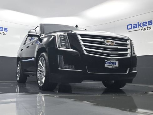 Used 2020 Cadillac Escalade Platinum AWD/4WD image 44