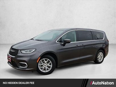 Used 2023 Chrysler Pacifica Touring-L