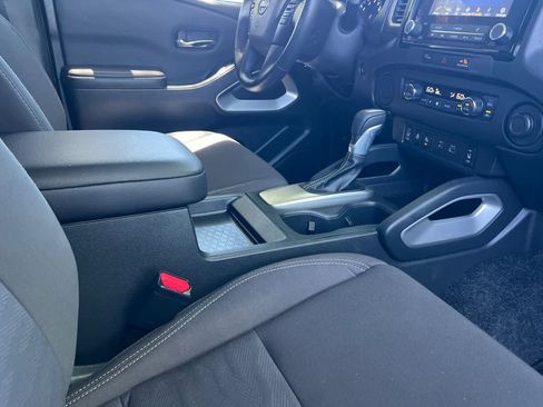 Used 2024 Nissan Frontier SV w/ SV Convenience Package RWD image 18