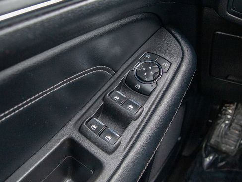 Used 2022 Ford Edge Titanium image 23