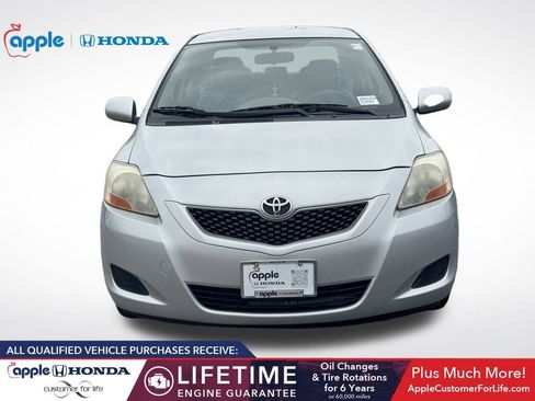 Used 2010 Toyota Yaris Sedan image 2