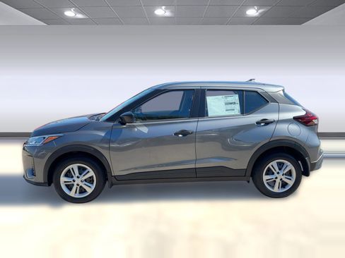 New 2025 Nissan Kicks Play S image 2