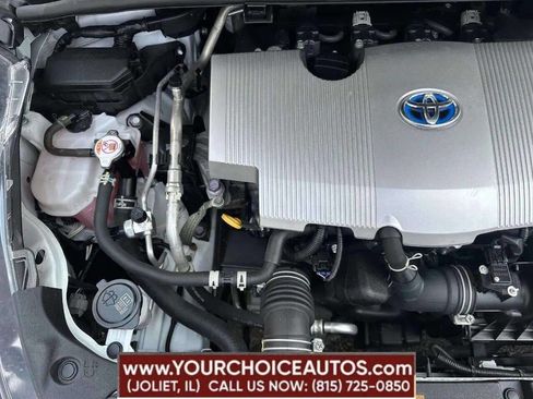 Used 2022 Toyota Prius LE image 18