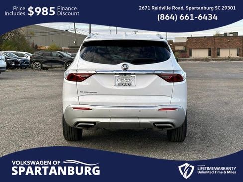 Used 2024 Buick Enclave Essence image 6