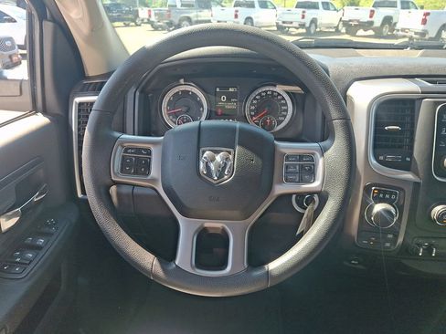 Used 2022 RAM 1500 Classic SLT AWD/4WD image 19