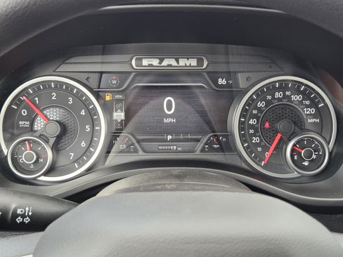 New 2026 RAM 1500 Express AWD/4WD image 13