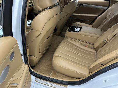 Certified 2025 Genesis G80 2.5T Advanced AWD/4WD image 23