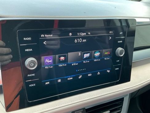 Used 2025 Volkswagen Taos SE AWD/4WD image 23