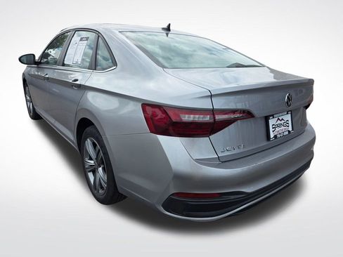 Used 2024 Volkswagen Jetta SE FWD image 7