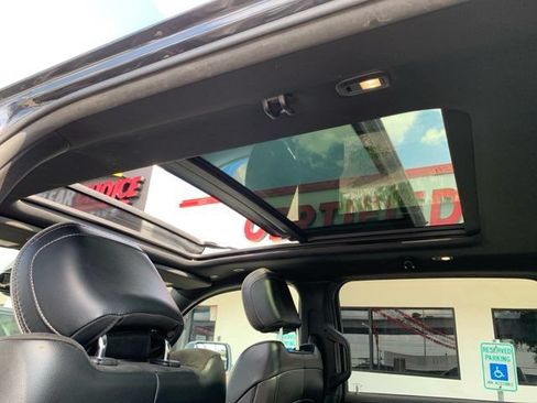Used 2019 RAM 1500 Laramie AWD/4WD image 40