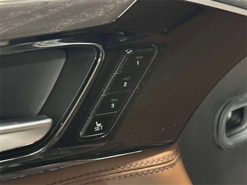 Used 2023 Acura MDX SH-AWD w/ Advance Package image 19