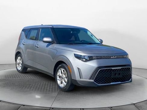 Used 2023 Kia Soul LX w/ LX Technology Package image 7