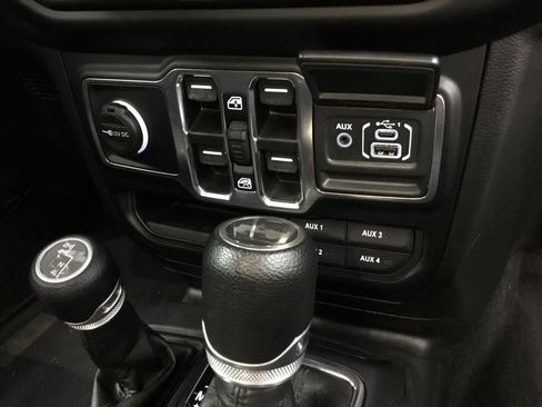 Used 2023 Jeep Wrangler Unlimited Sport w/ Uconnect 4C Nav & Sound Group AWD/4WD image 25