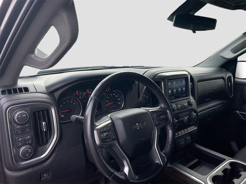 Used 2021 Chevrolet Silverado 1500 LT Trail Boss w/ LPO, Dark Essentials Package image 11