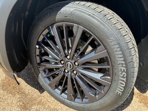 New 2026 Nissan Pathfinder SL w/ SL Premium Package image 10