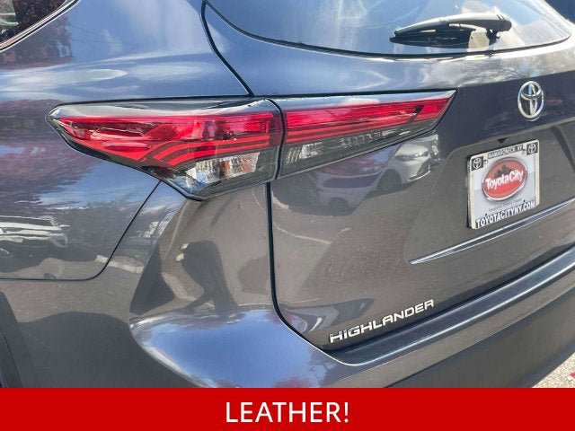 Used 2023 Toyota Highlander XLE AWD/4WD image 10