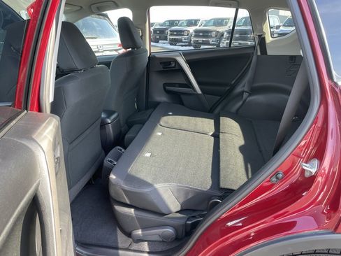 Used 2018 Toyota RAV4 LE image 48
