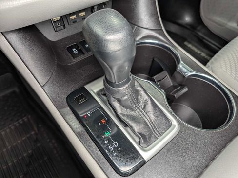 Used 2019 Toyota Highlander LE image 25