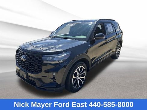 Used 2025 Ford Explorer ST-Line image 3