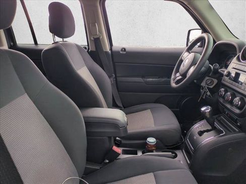Used 2014 Jeep Patriot Sport w/ Power Value Group FWD image 18