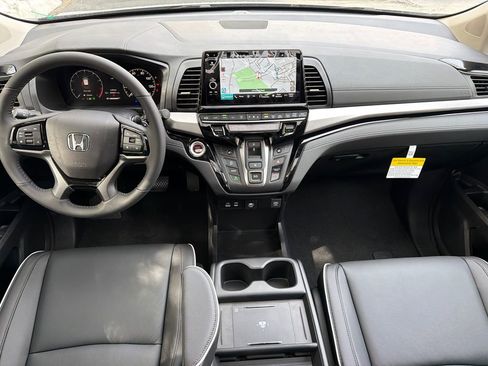 New 2026 Honda Odyssey Touring image 21