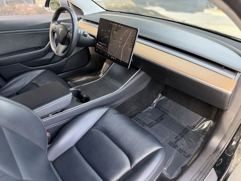 Used 2020 Tesla Model 3 Performance image 32