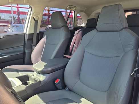 Used 2023 Toyota RAV4 LE AWD/4WD image 21