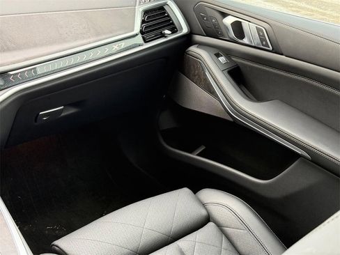 Used 2024 BMW X7 xDrive40i w/ Executive Package image 14