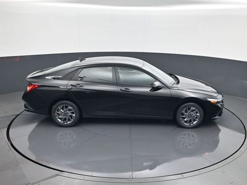 New 2026 Hyundai Elantra Blue image 16