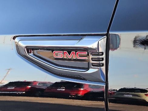 Used 2025 GMC Yukon AT4 w/ AT4 Premium Plus Package AWD/4WD image 14