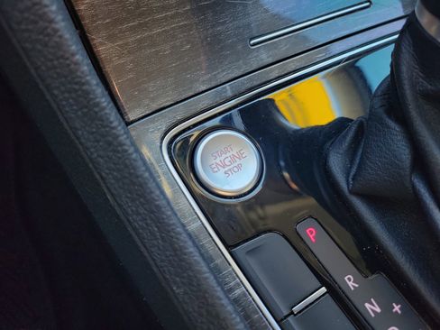 Used 2016 Volkswagen Passat 1.8T SE w/ Lighting Package image 34