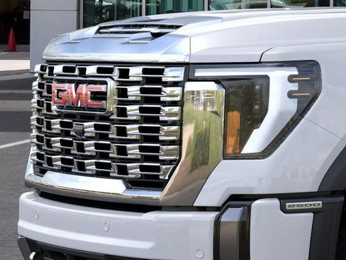 New 2025 GMC Sierra 2500 Denali w/ Denali Reserve Package image 13
