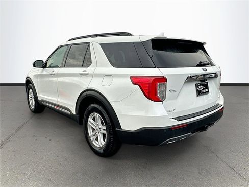 Used 2020 Ford Explorer XLT w/ Equipment Group 202A image 5
