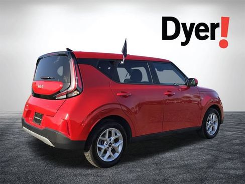 Certified 2024 Kia Soul LX w/ Option Group 015 FWD image 2