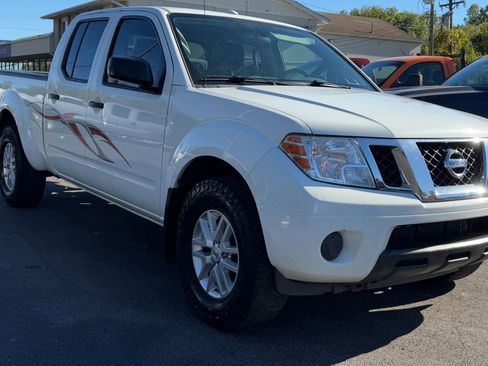 Used 2018 Nissan Frontier SV AWD/4WD image 4