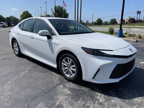 Used 2025 Toyota Camry LE FWD image 2