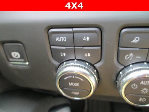 Certified 2025 GMC Sierra 1500 AT4X image 32