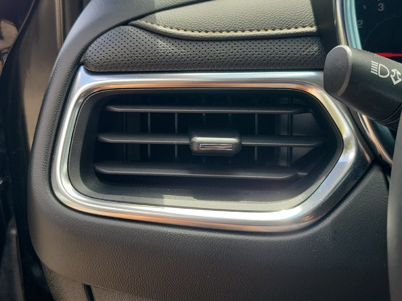 Certified 2021 Chevrolet Equinox Premier w/ Redline Edition FWD image 32