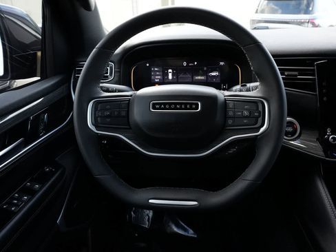 Used 2022 Jeep Wagoneer Series II image 9