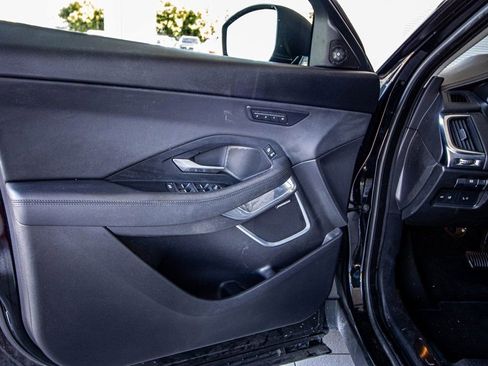 Used 2018 Jaguar E-PACE SE image 24