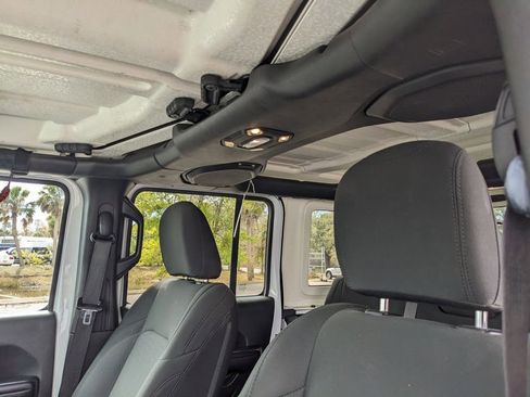 Used 2019 Jeep Wrangler Unlimited Sport S image 22