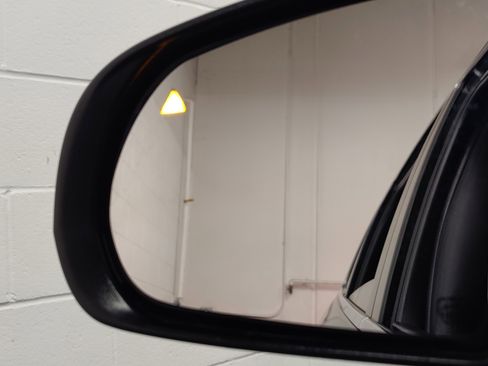 Used 2019 Jeep Cherokee Limited image 5