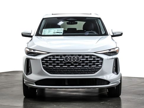 New 2025 Audi Q5 Premium Plus image 2