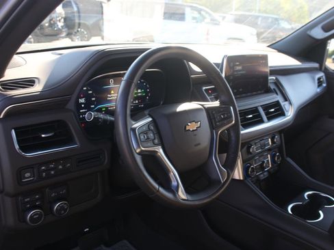 Used 2022 Chevrolet Tahoe LT w/ Luxury Package AWD/4WD image 18