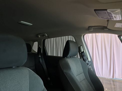 Used 2025 Nissan Rogue SV FWD image 19