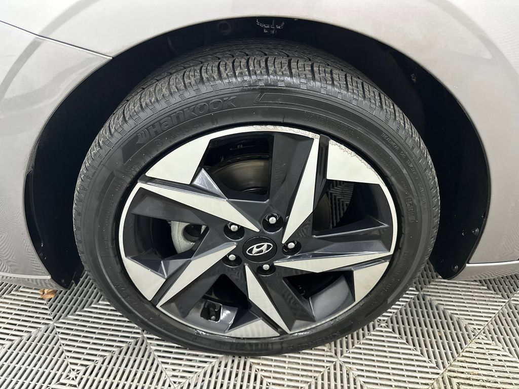 Used 2023 Hyundai Elantra SEL w/ Convenience Package FWD image 11