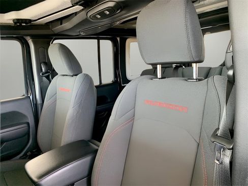 Used 2024 Jeep Wrangler Unlimited Rubicon image 16